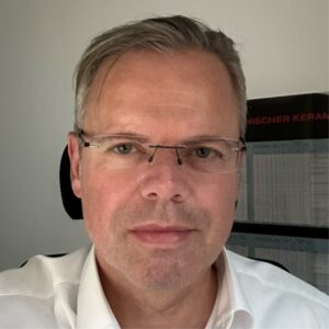 Porträt von Ralf Giebmanns, Managing Director bei PEER Energy GmbH